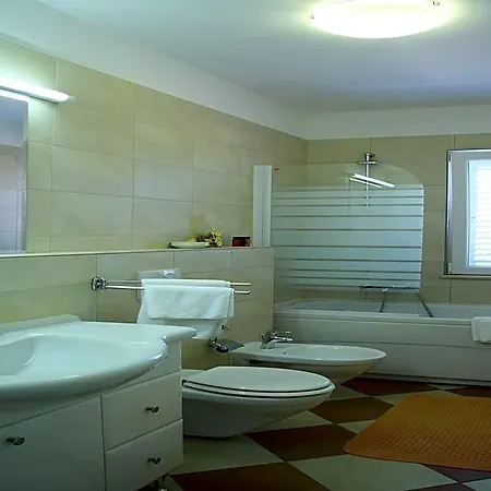 Alegria - One Bedroom With Balcony And Sea View A