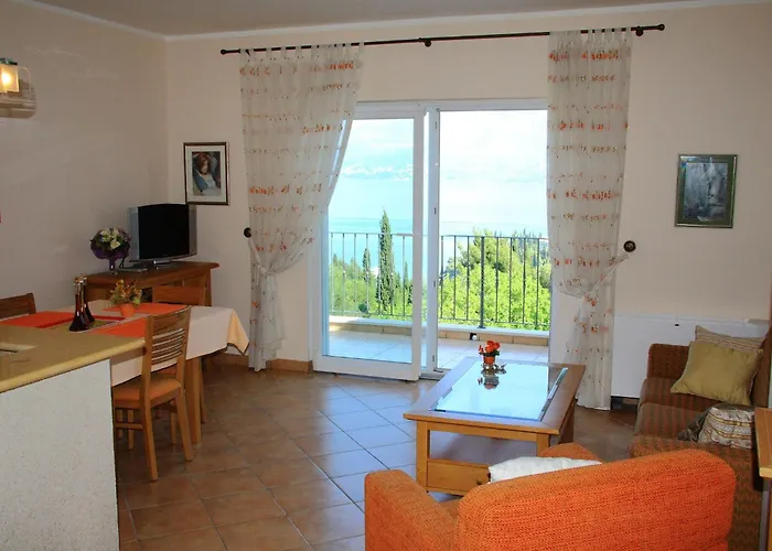 Alegria - One Bedroom With Balcony And Sea View A Daire *